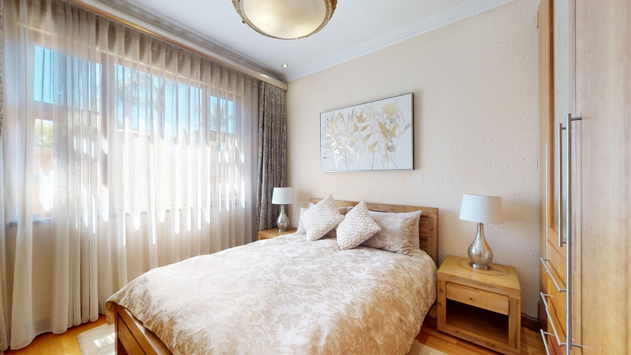 5 Bedroom Property for Sale in Beyers Park Gauteng