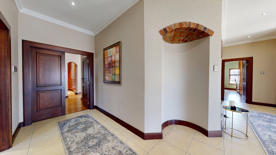 5 Bedroom Property for Sale in Beyers Park Gauteng