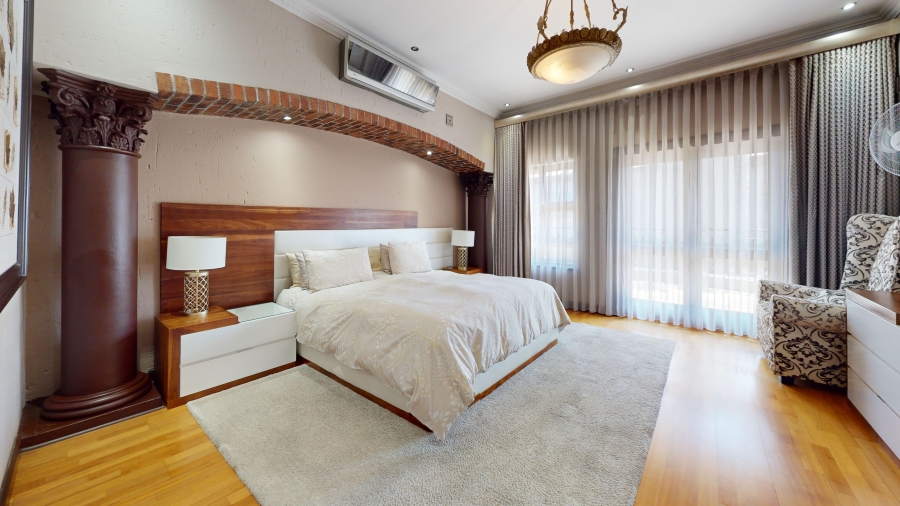 5 Bedroom Property for Sale in Beyers Park Gauteng