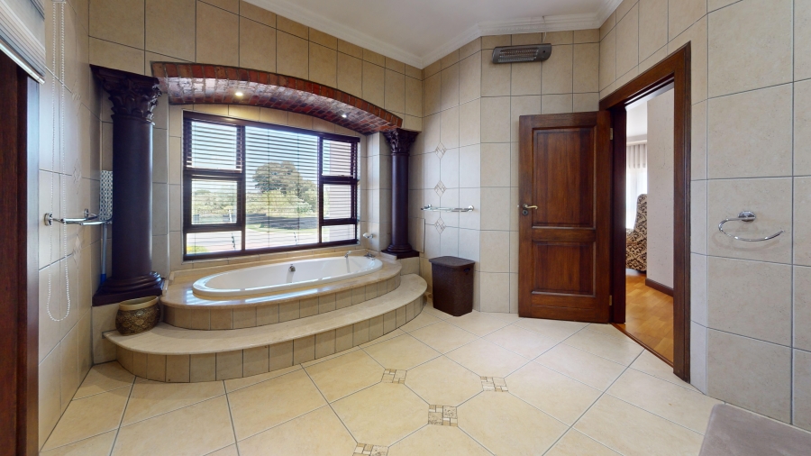 5 Bedroom Property for Sale in Beyers Park Gauteng