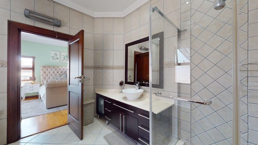 5 Bedroom Property for Sale in Beyers Park Gauteng