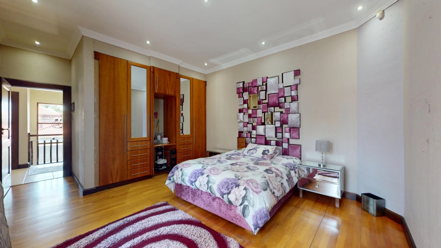5 Bedroom Property for Sale in Beyers Park Gauteng