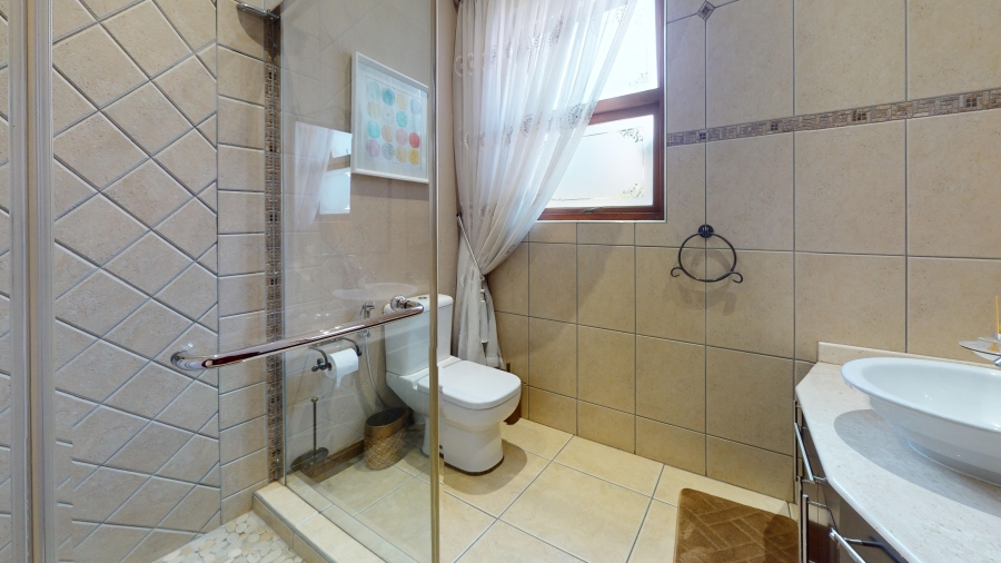 5 Bedroom Property for Sale in Beyers Park Gauteng