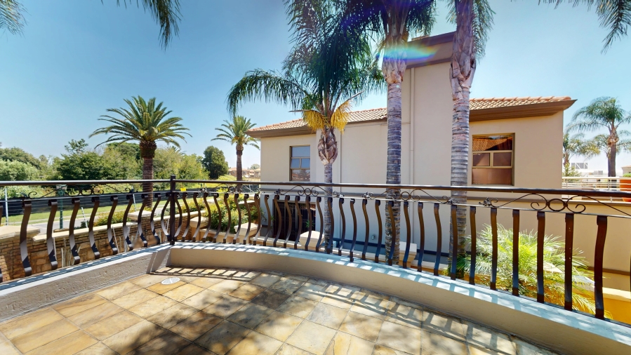 5 Bedroom Property for Sale in Beyers Park Gauteng