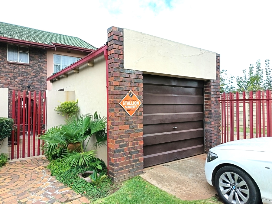2 Bedroom Property for Sale in East Geduld Gauteng