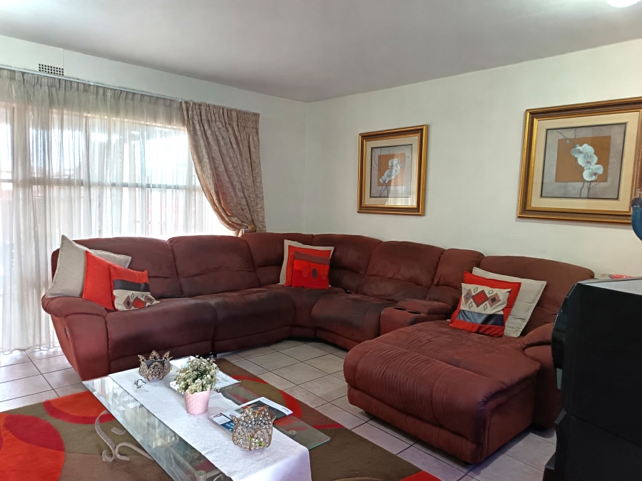 2 Bedroom Property for Sale in East Geduld Gauteng