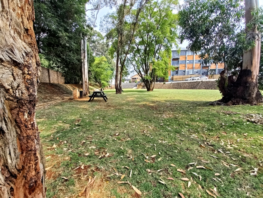 To Let 1 Bedroom Property for Rent in Braamfontein Gauteng