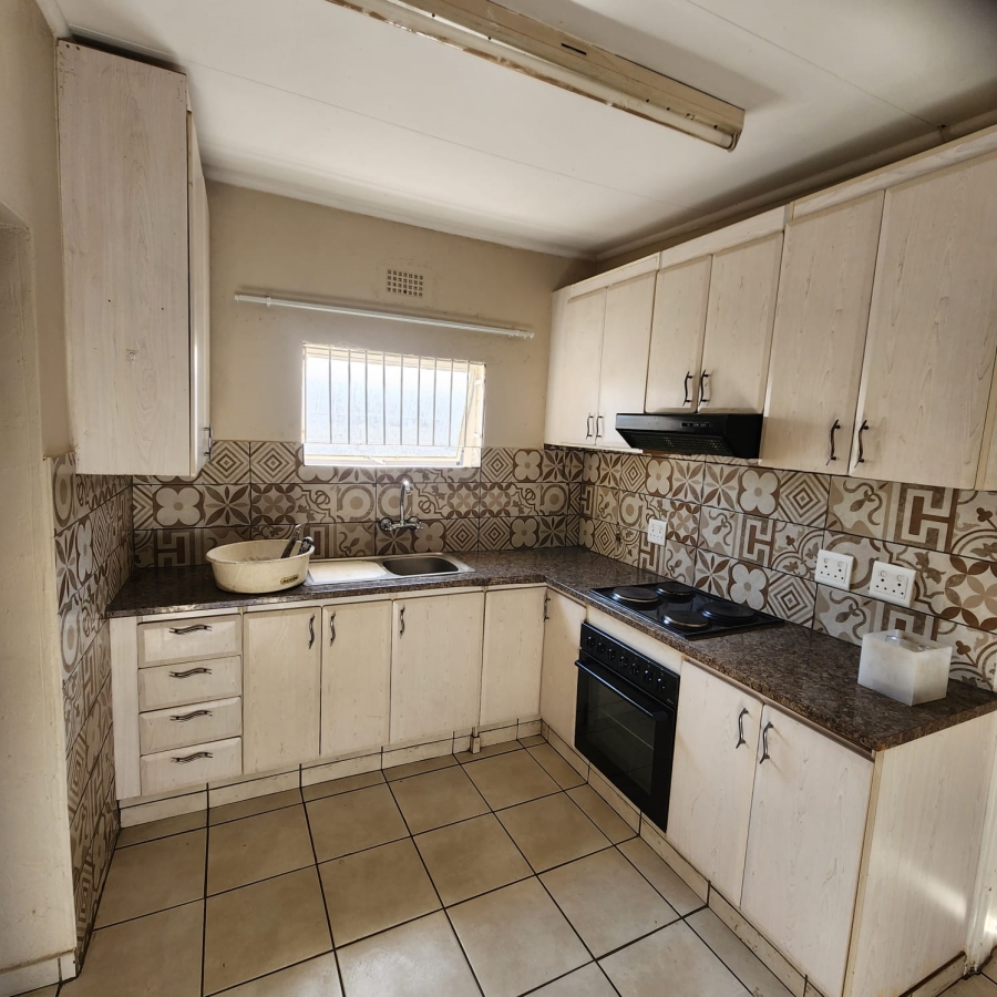 To Let 2 Bedroom Property for Rent in Wentworth Park Gauteng