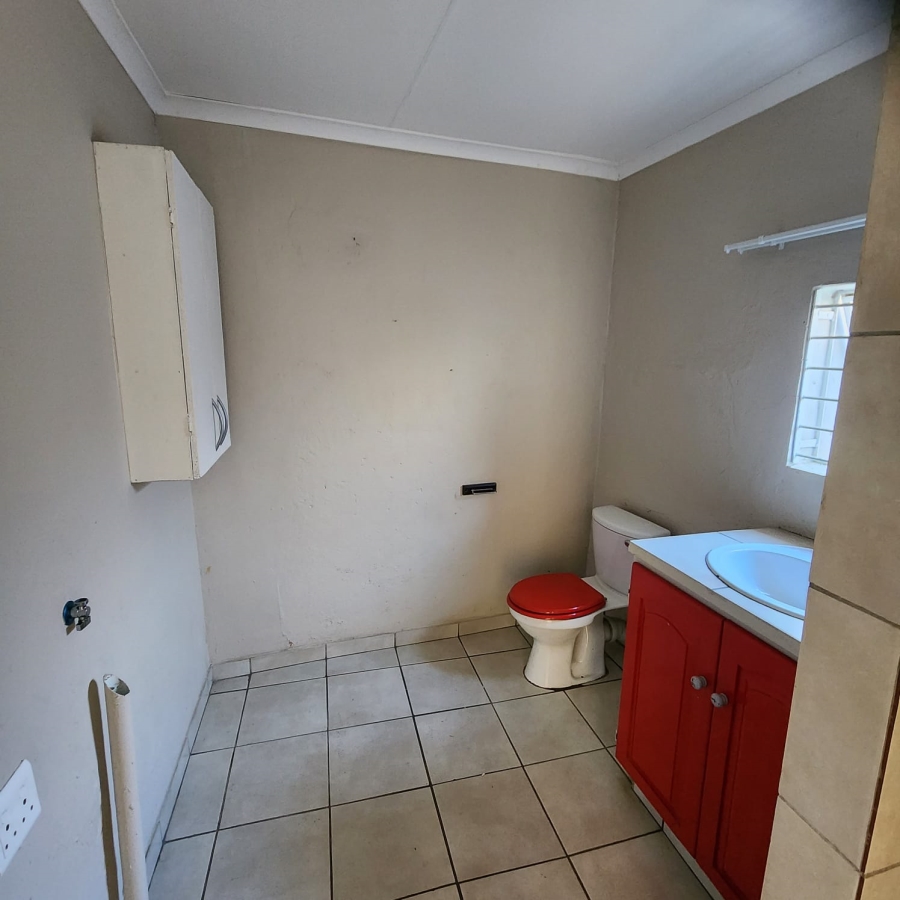 To Let 2 Bedroom Property for Rent in Wentworth Park Gauteng