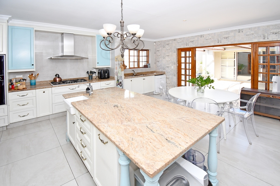 4 Bedroom Property for Sale in Savoy Estate Gauteng