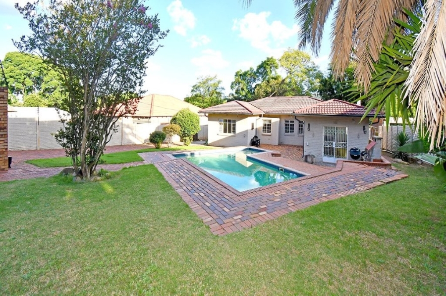 To Let 4 Bedroom Property for Rent in Sandringham Gauteng