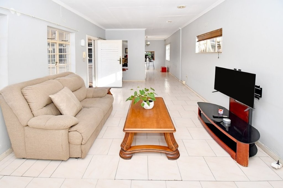 To Let 4 Bedroom Property for Rent in Sandringham Gauteng