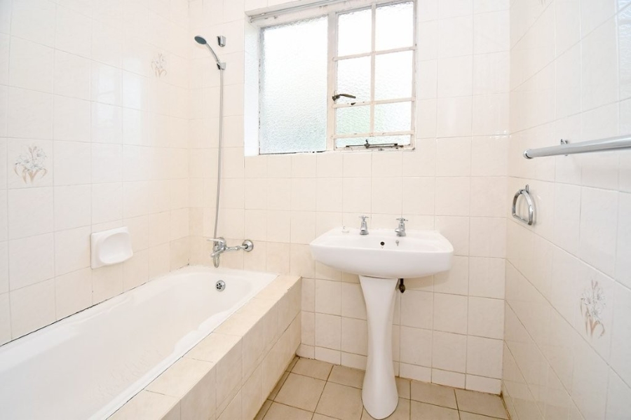 To Let 4 Bedroom Property for Rent in Sandringham Gauteng