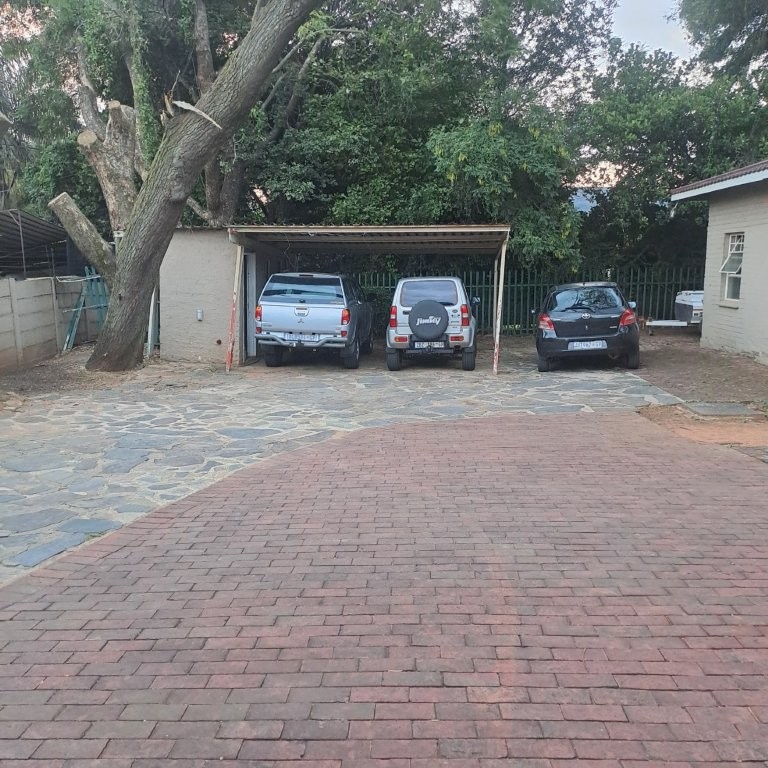 To Let 4 Bedroom Property for Rent in Sandringham Gauteng