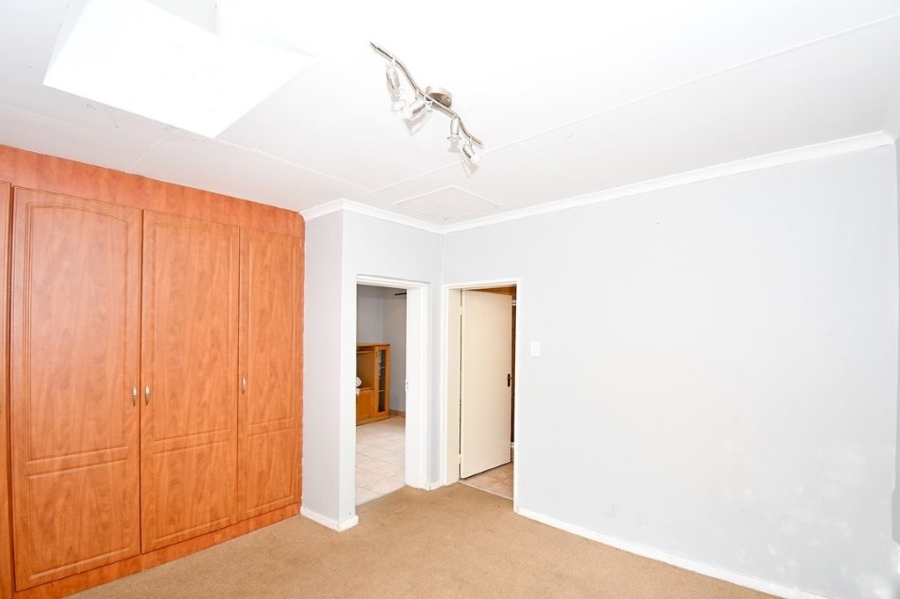 To Let 4 Bedroom Property for Rent in Sandringham Gauteng