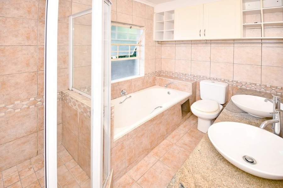 To Let 4 Bedroom Property for Rent in Sandringham Gauteng