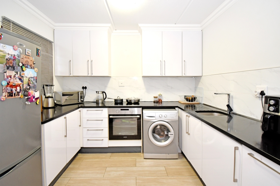 1 Bedroom Property for Sale in Morningside Gauteng