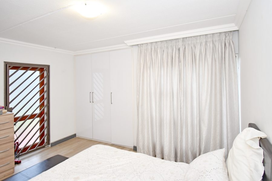1 Bedroom Property for Sale in Morningside Gauteng