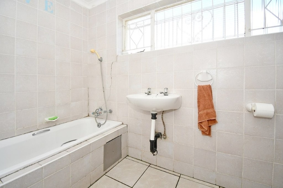 To Let 3 Bedroom Property for Rent in Sydenham Gauteng