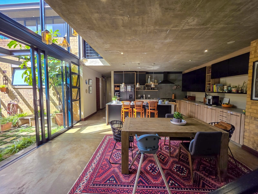 4 Bedroom Property for Sale in Midstream Ridge Gauteng