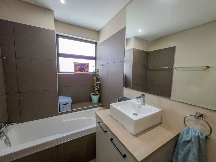 4 Bedroom Property for Sale in Midstream Ridge Gauteng