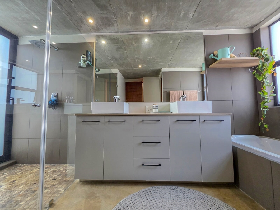 4 Bedroom Property for Sale in Midstream Ridge Gauteng