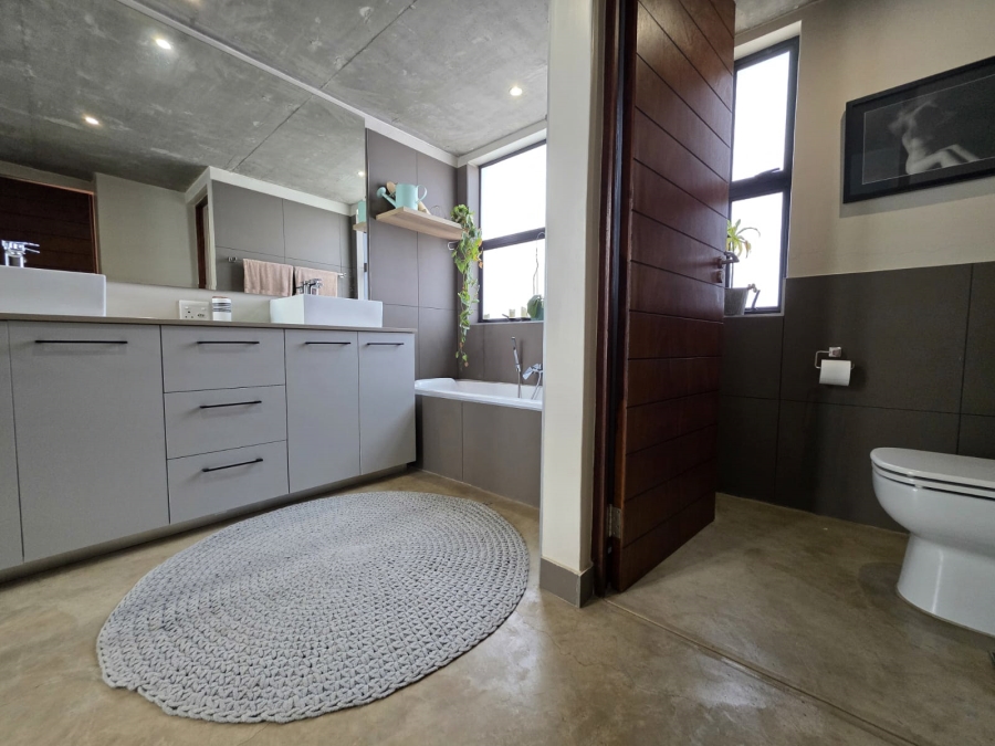 4 Bedroom Property for Sale in Midstream Ridge Gauteng