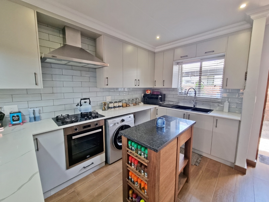 2 Bedroom Property for Sale in Amberfield Gauteng