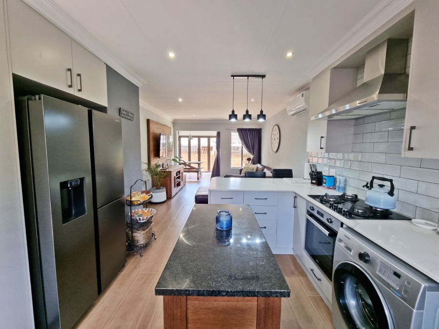 2 Bedroom Property for Sale in Amberfield Gauteng