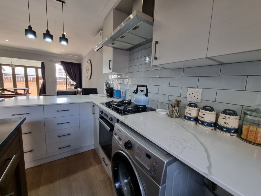 2 Bedroom Property for Sale in Amberfield Gauteng