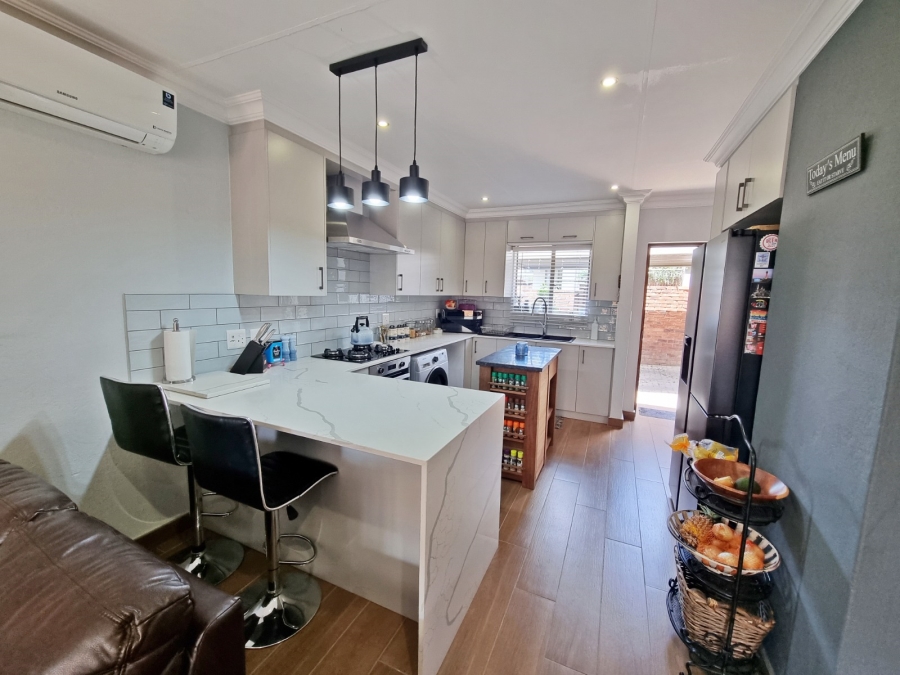 2 Bedroom Property for Sale in Amberfield Gauteng