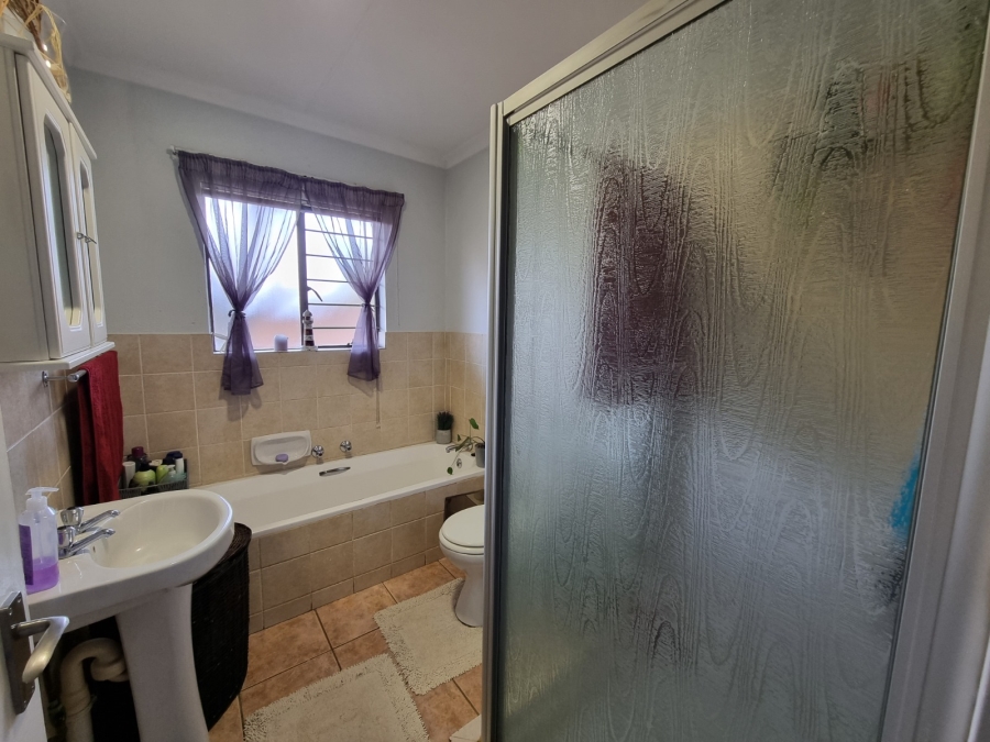 2 Bedroom Property for Sale in Amberfield Gauteng
