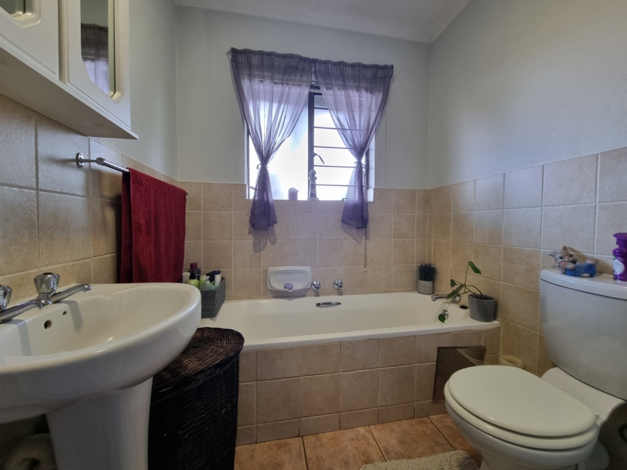 2 Bedroom Property for Sale in Amberfield Gauteng