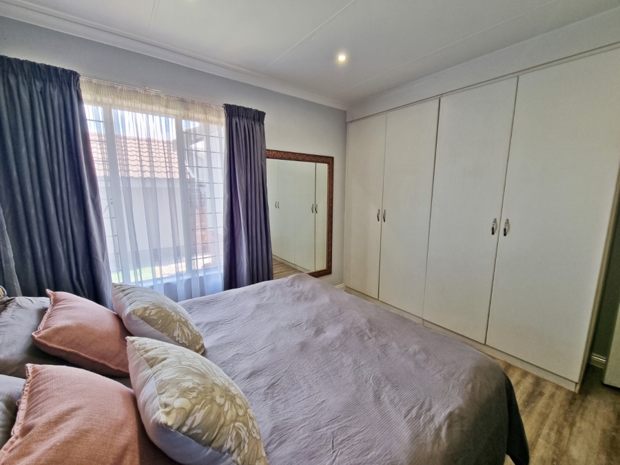 2 Bedroom Property for Sale in Amberfield Gauteng