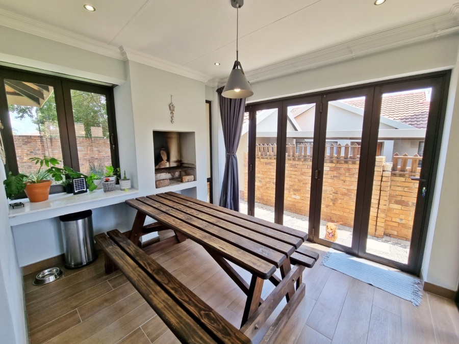 2 Bedroom Property for Sale in Amberfield Gauteng