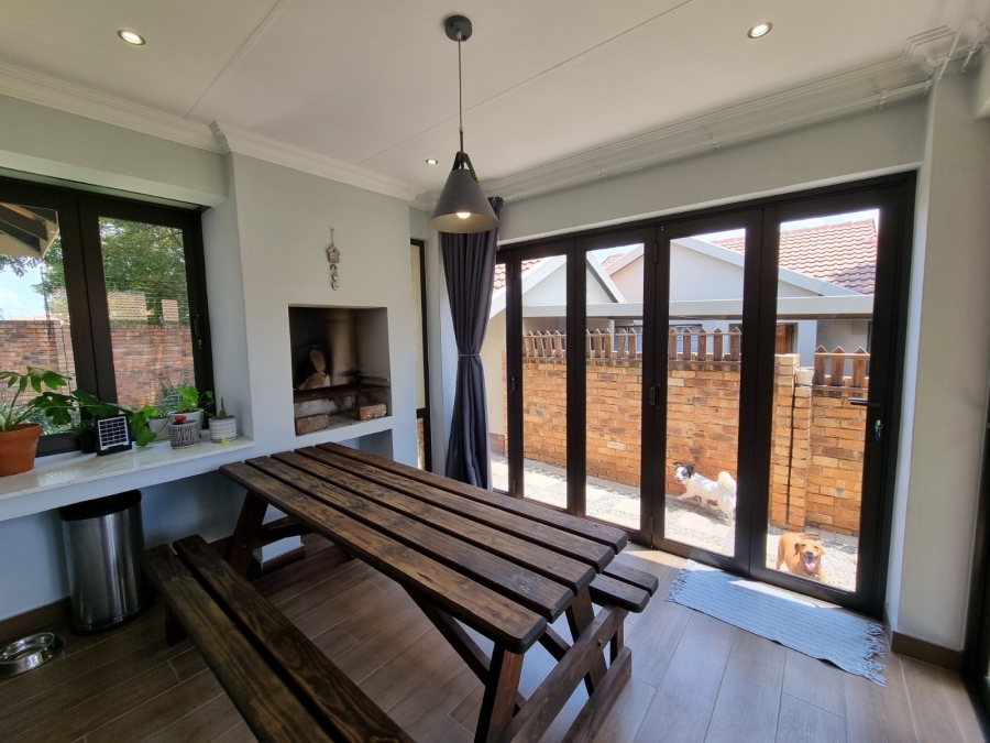 2 Bedroom Property for Sale in Amberfield Gauteng