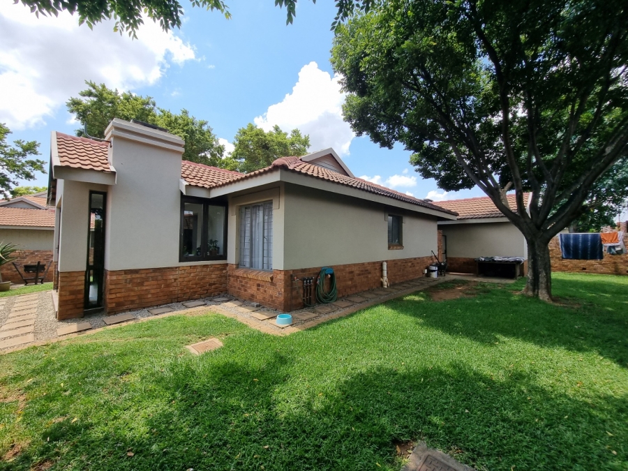 2 Bedroom Property for Sale in Amberfield Gauteng