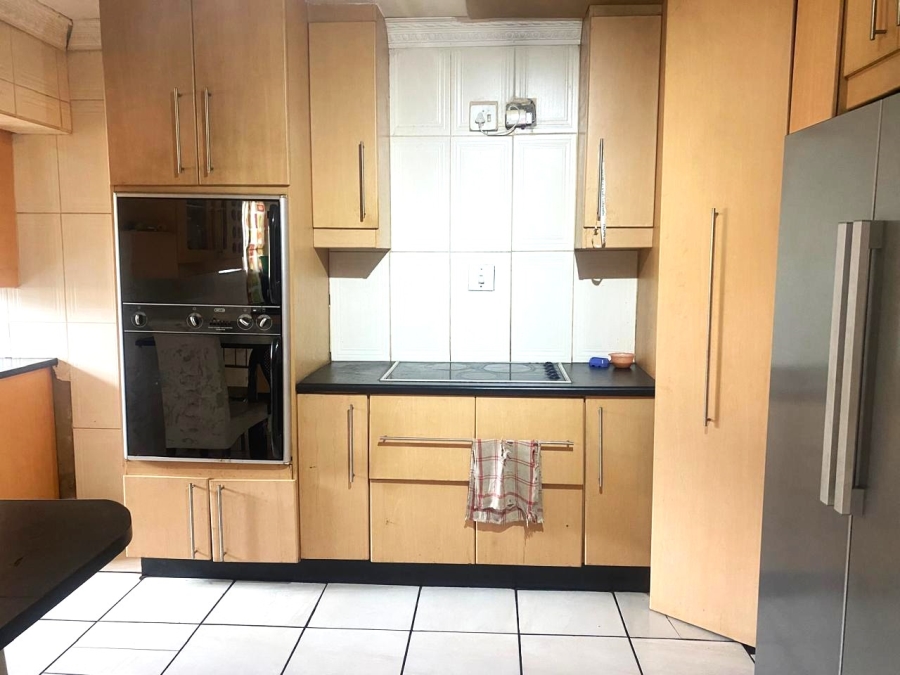 4 Bedroom Property for Sale in Klippoortje Gauteng