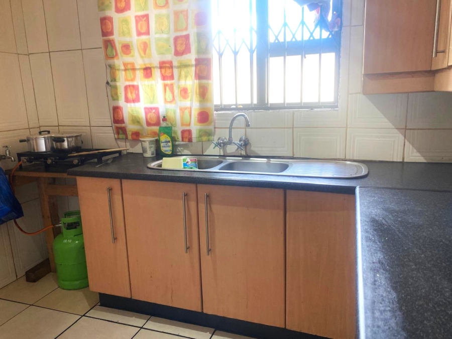 4 Bedroom Property for Sale in Klippoortje Gauteng