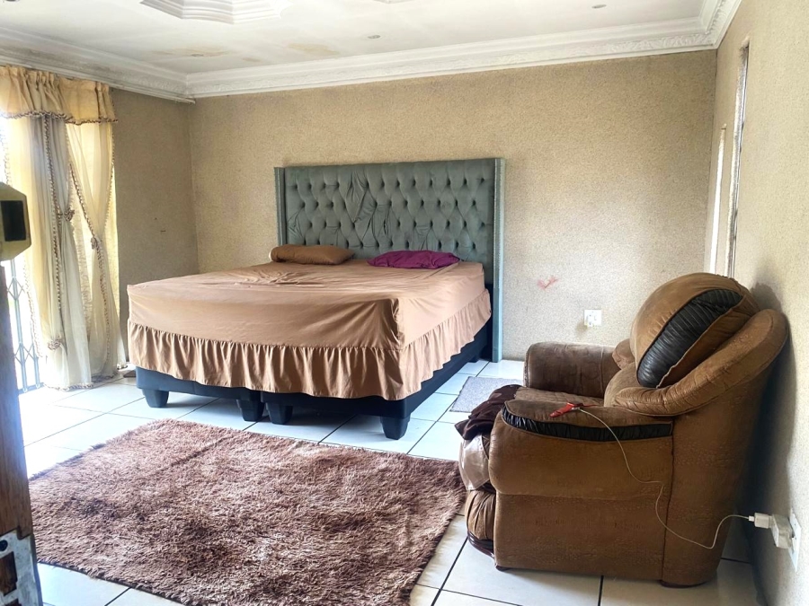 4 Bedroom Property for Sale in Klippoortje Gauteng