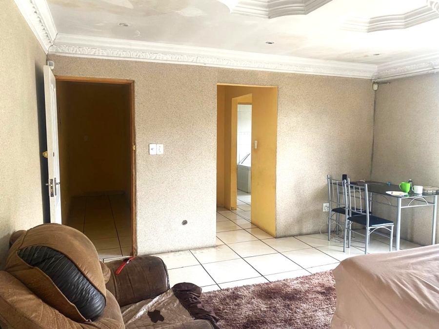 4 Bedroom Property for Sale in Klippoortje Gauteng