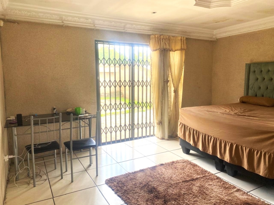 4 Bedroom Property for Sale in Klippoortje Gauteng