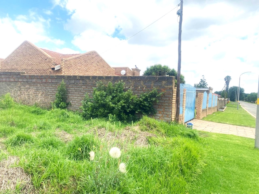 4 Bedroom Property for Sale in Klippoortje Gauteng