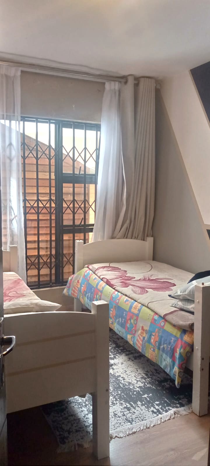 5 Bedroom Property for Sale in Vosloorus Gauteng