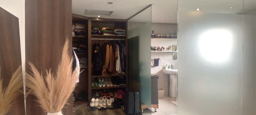 5 Bedroom Property for Sale in Vosloorus Gauteng