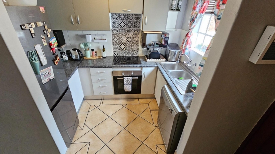 2 Bedroom Property for Sale in Wapadrand Gauteng