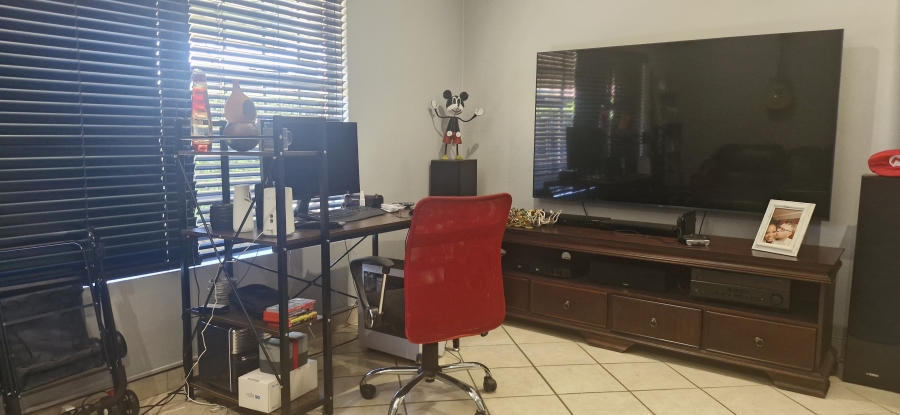 3 Bedroom Property for Sale in Paramount Estate Gauteng