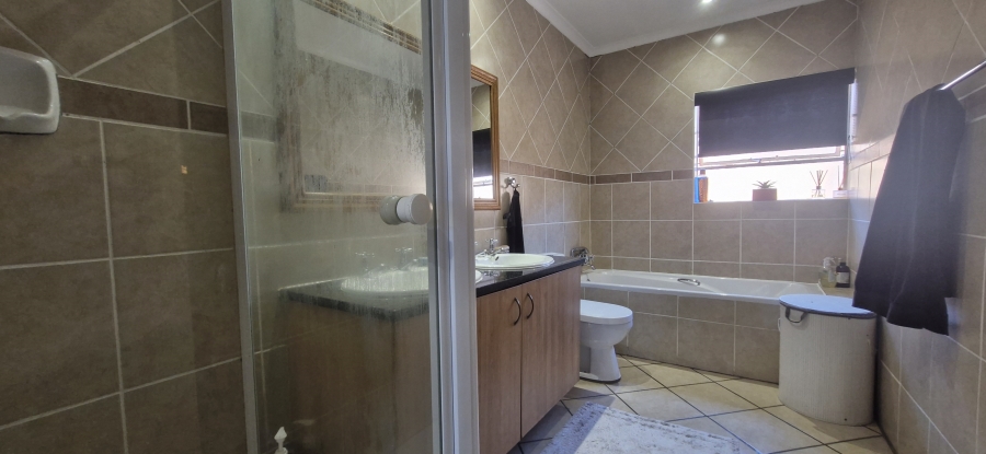3 Bedroom Property for Sale in Paramount Estate Gauteng