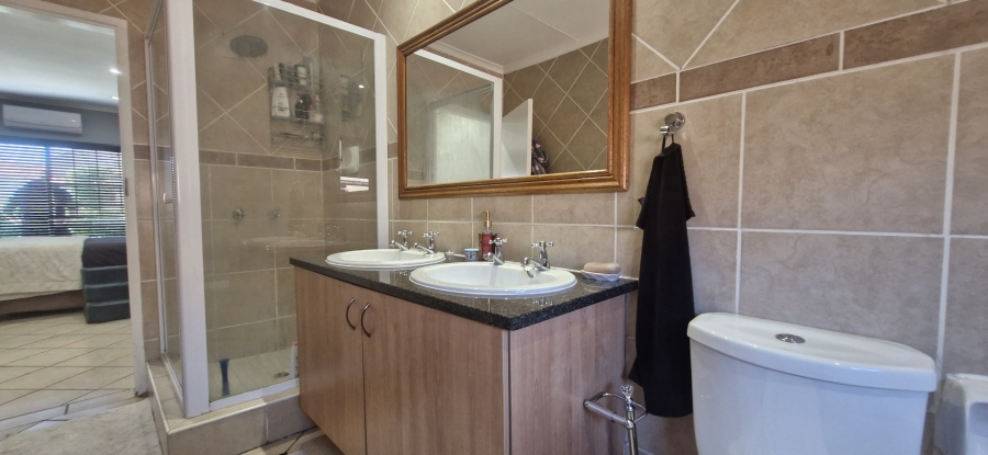 3 Bedroom Property for Sale in Paramount Estate Gauteng