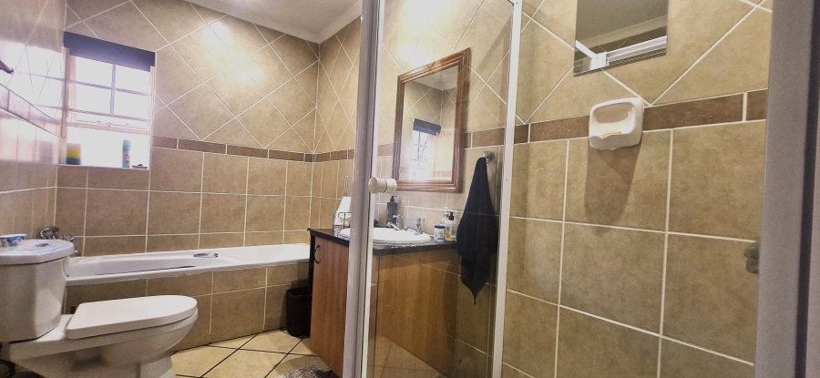 3 Bedroom Property for Sale in Paramount Estate Gauteng